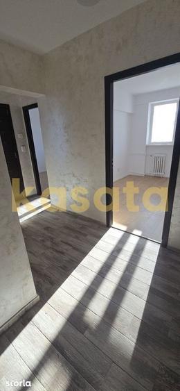 Apartament cu 3 camere decomandat în Tei