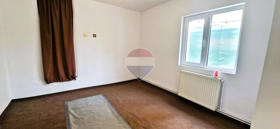 Casă individuală cu 4 camere cu Teren 299 Mp în Șega