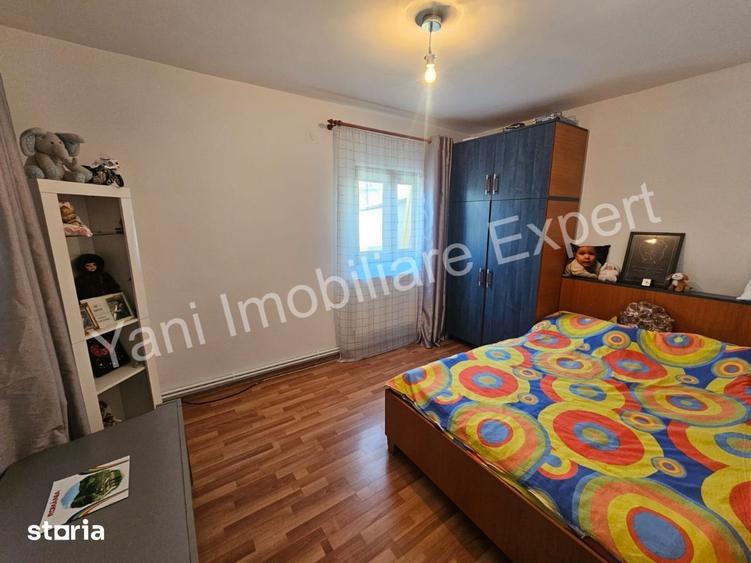 Casă cu 6 camere cu Teren 366 Mp în Curtea de Argeș