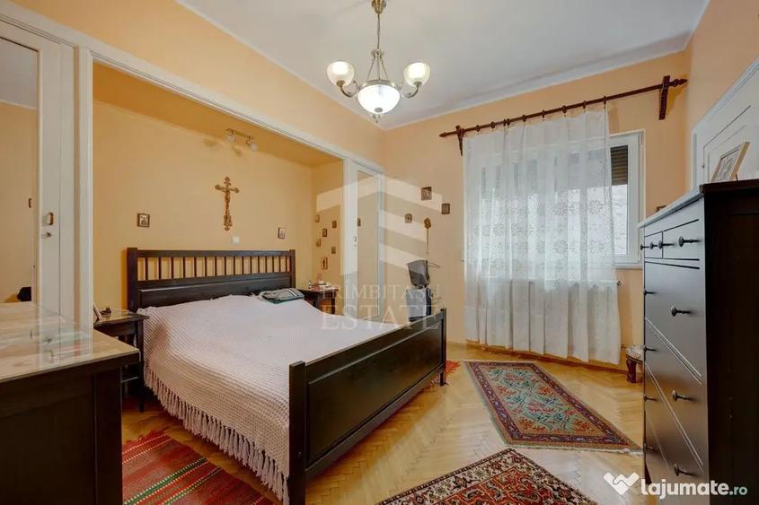 Casă cu 7 camere cu Teren 676 Mp în Romană