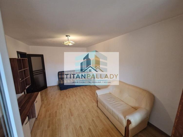 Apartament cu 2 camere decomandat în Titan