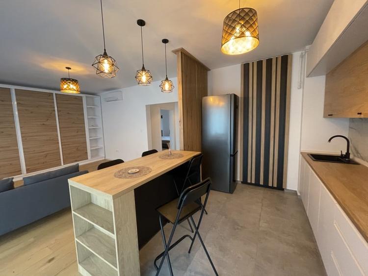 Apartament cu 3 camere decomandat, mobilat în Băneasa — fotografia 1