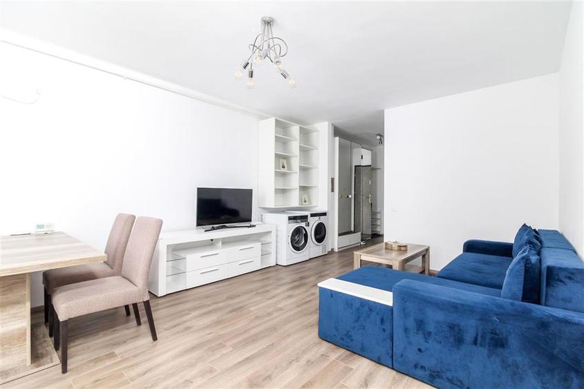 Apartament cu 3 camere semidecomandat, mobilat în Bună Ziua