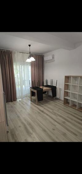 Casă individuală cu 4 camere cu Canalizare în Central