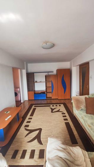 Apartament cu 2 camere semidecomandat în Militari