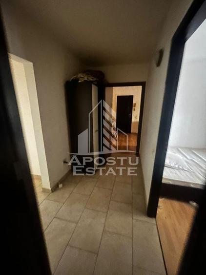 Apartament cu 4 camere decomandat în Aradului
