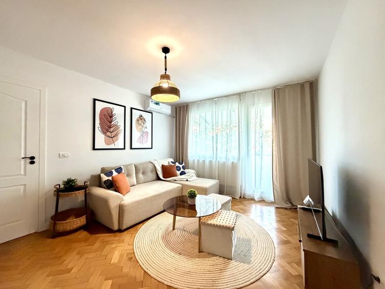 Apartament cu 2 camere semidecomandat, mobilat în Take Ionescu