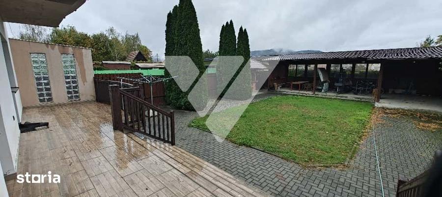 Casă cu 6 camere cu Teren 500 Mp în Central