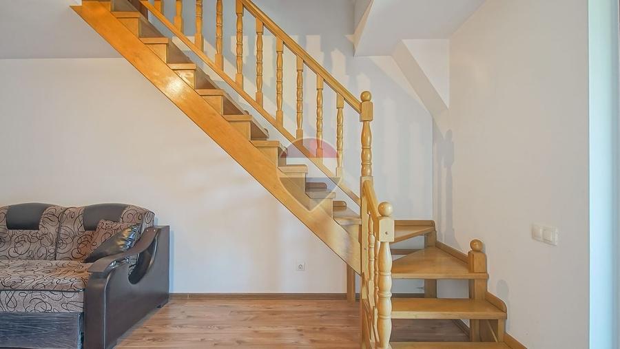 Apartament cu 3 camere decomandat, mobilat în Tractorul