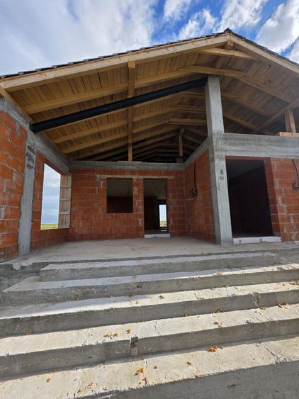 Casă cu 3 camere în Sântandrei