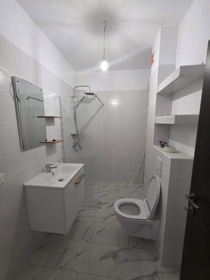 Apartament cu 2 camere decomandat în Pajura