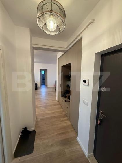 Apartament cu 3 camere semidecomandat, mobilat în Carpați 2