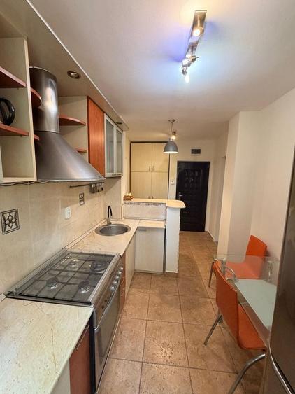 Apartament cu 3 camere semidecomandat în Rogerius