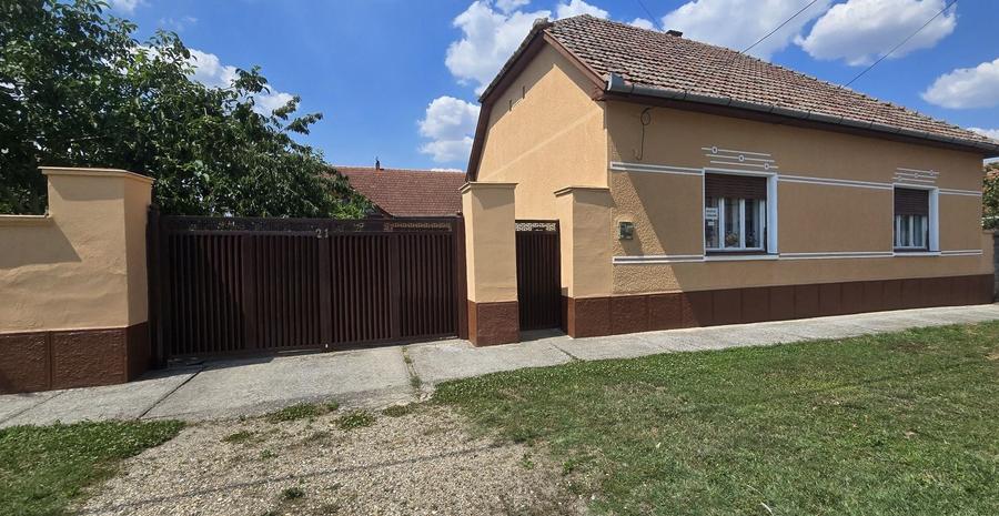 Casă cu 4 camere în Periam