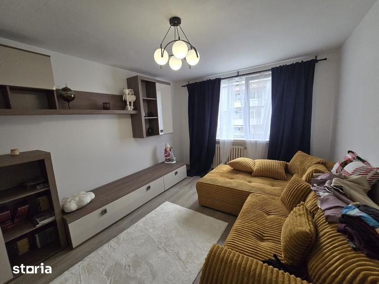Apartament cu 4 camere în Mărăței