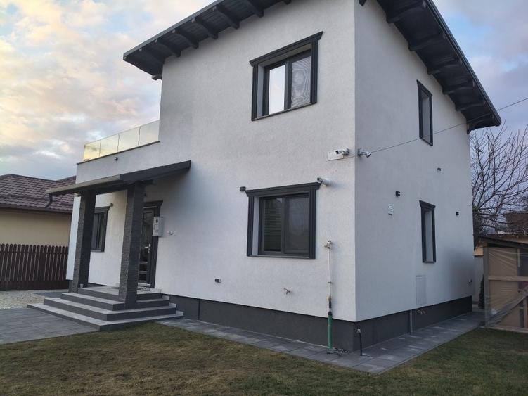 Casă cu 4 camere în Sânpetru