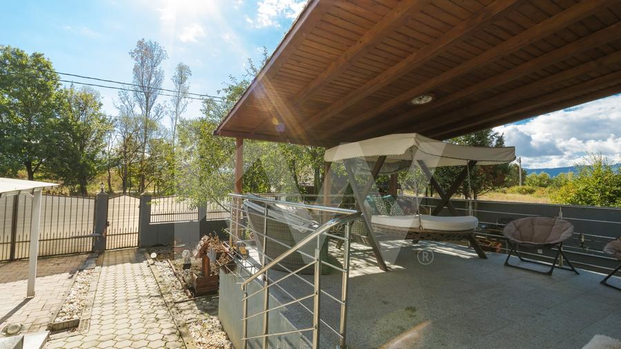 Casă individuală cu 4 camere cu Canalizare în Șelimbăr