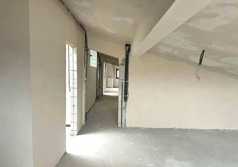 Apartament cu 3 camere decomandat în Băneasa