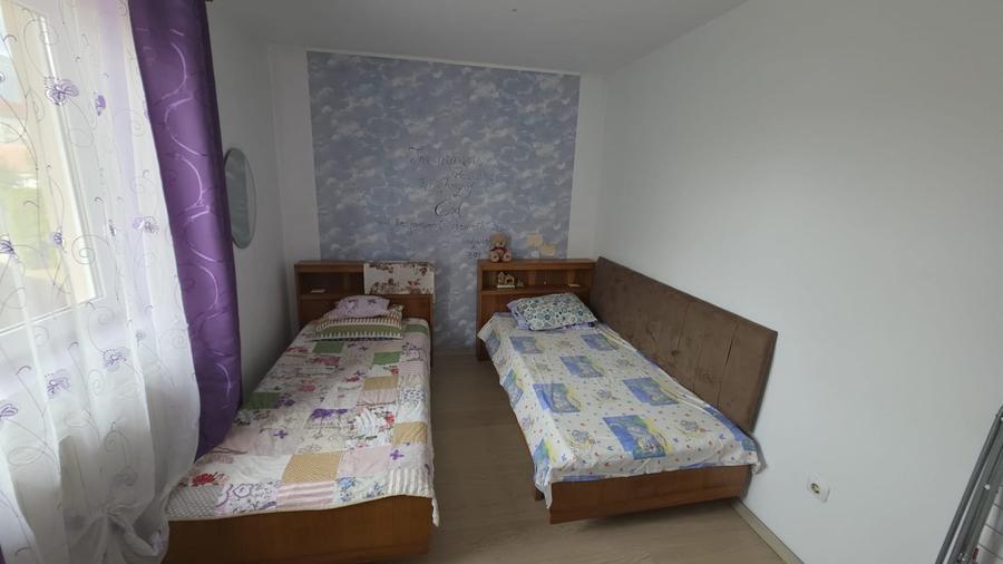 Casă individuală cu 5 camere cu Teren 564 Mp în Central