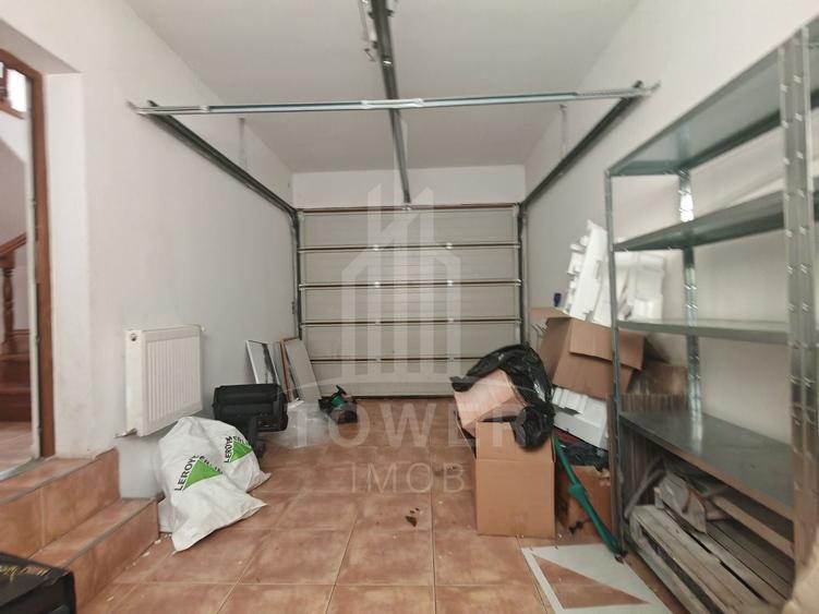 Casă individuală cu 6 camere cu Canalizare în Șelimbăr