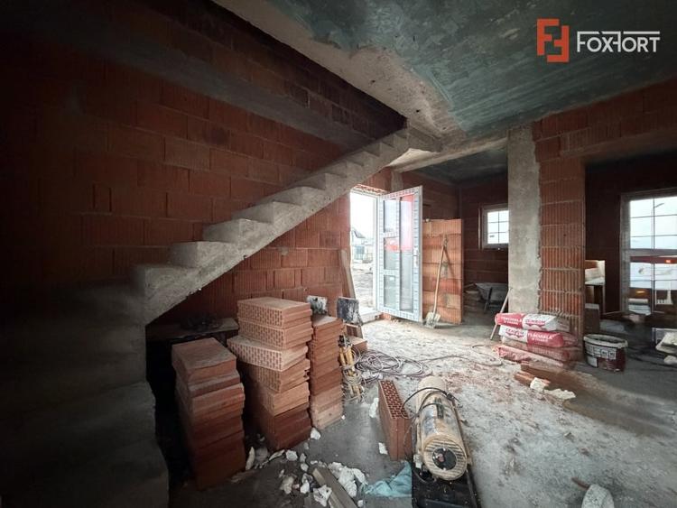 Duplex cu 3 camere cu Teren 350 Mp în Sânandrei