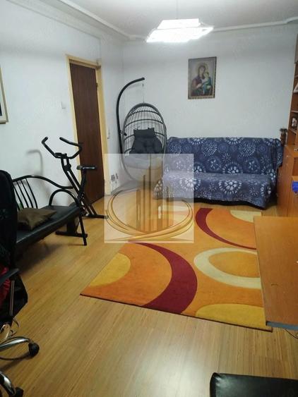 Apartament cu 3 camere decomandat, mobilat în Berceni