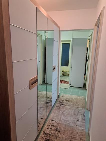 Apartament cu 3 camere decomandat în Dâmbu Pietros