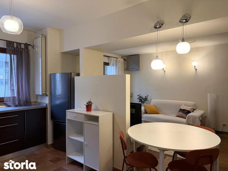Apartament cu 2 camere semidecomandat în Grivița