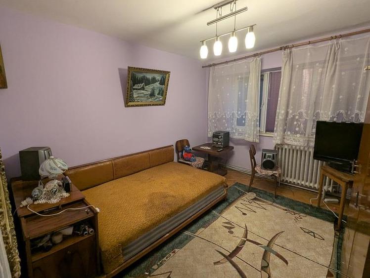 Apartament cu 3 camere decomandat în Plantelor