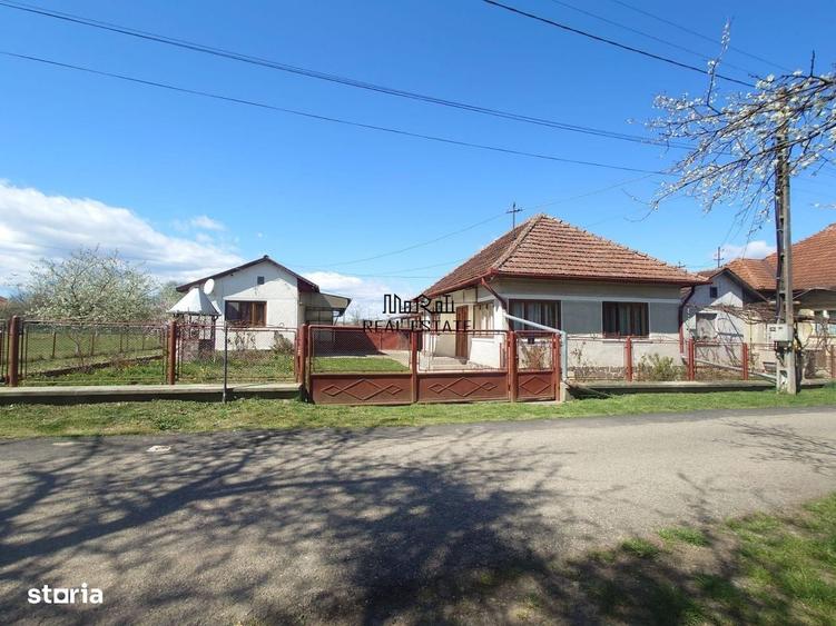 Casă cu 4 camere în Țebea