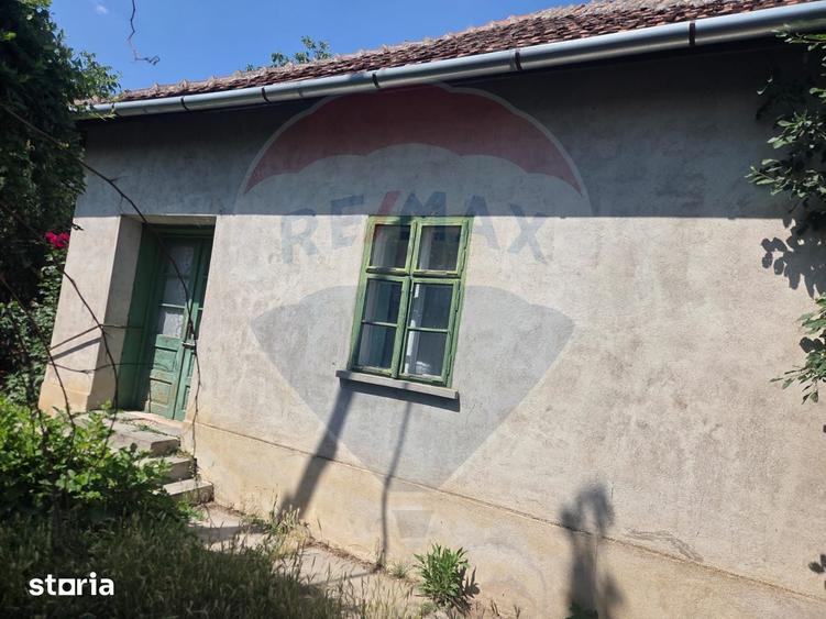 Casă cu 4 camere cu Teren 2676 Mp în Ciumeghiu