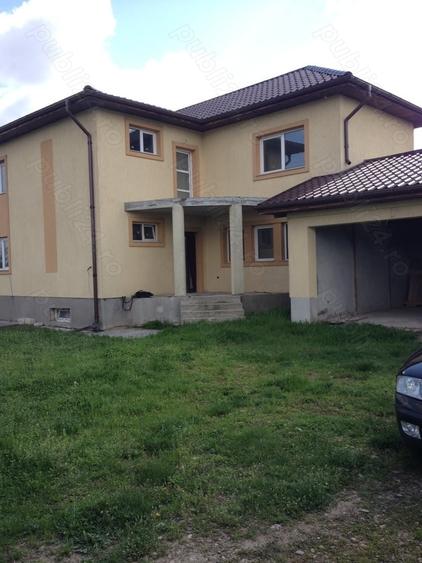 Casă cu 5 camere cu Teren 1400 Mp în Berceni