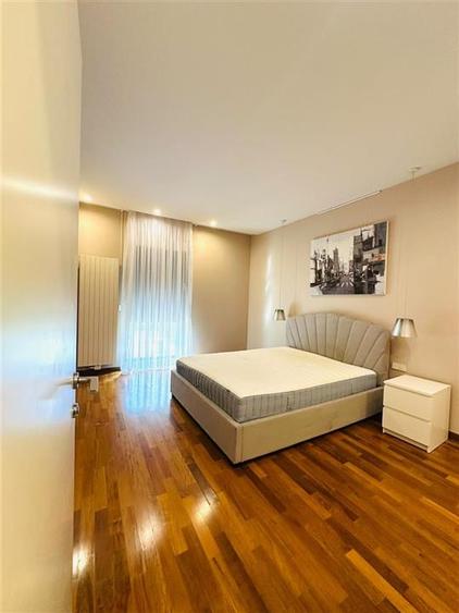Apartament cu 4 camere decomandat, mobilat în Băneasa