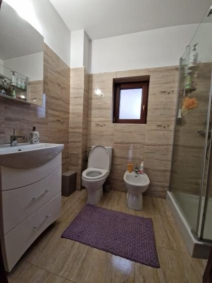 Casă individuală cu 5 camere cu Teren 570 Mp în Bujoreni