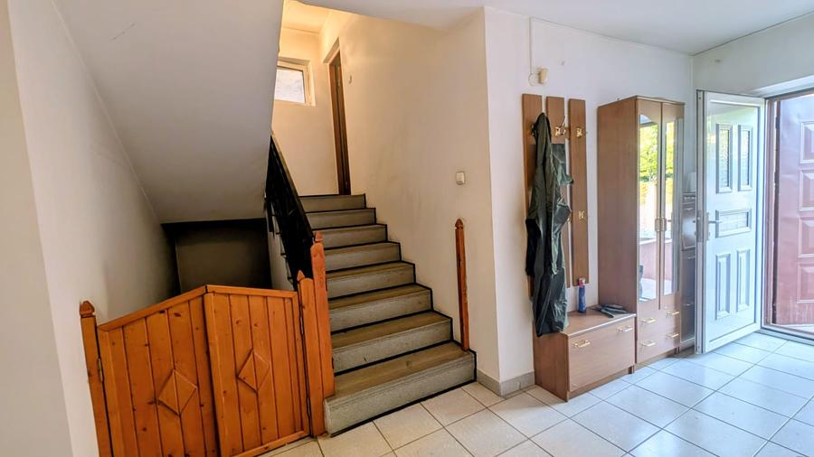 Casă individuală cu 6 camere cu Canalizare în Bucureștii Noi
