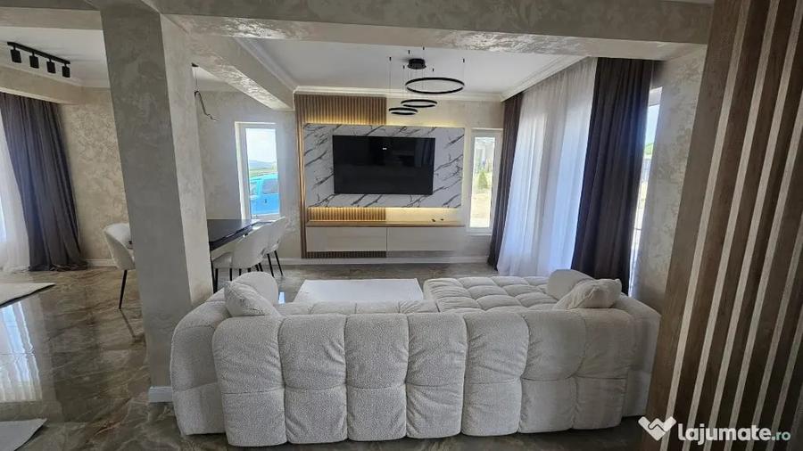 Casă cu 4 camere cu Teren 300 Mp în Central