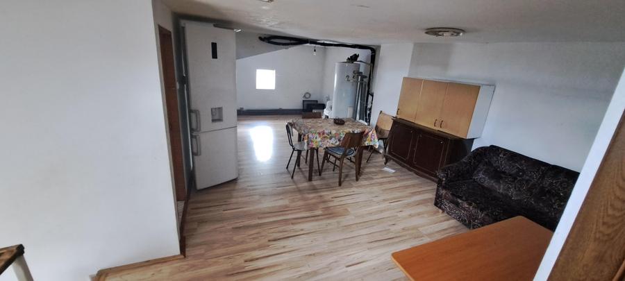 Casă cu 8 camere cu Teren 252 Mp în Mihai Bravu