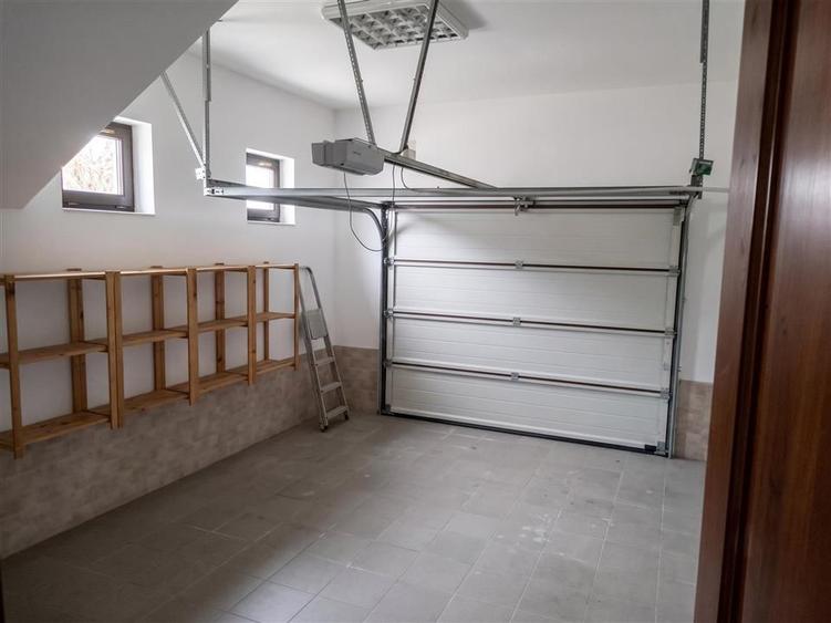Casă individuală cu 5 camere cu Garaj în Sfântu Ilie