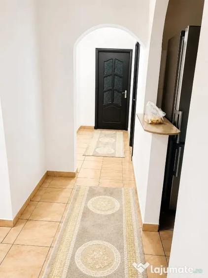 Apartament cu 3 camere decomandat în Tomis Nord