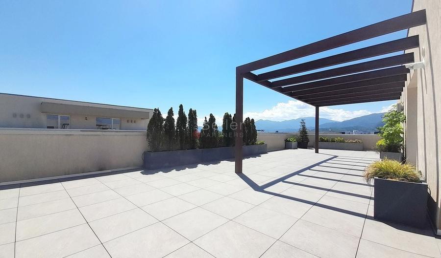 Apartament cu 4 camere decomandat, mobilat în Tractorul