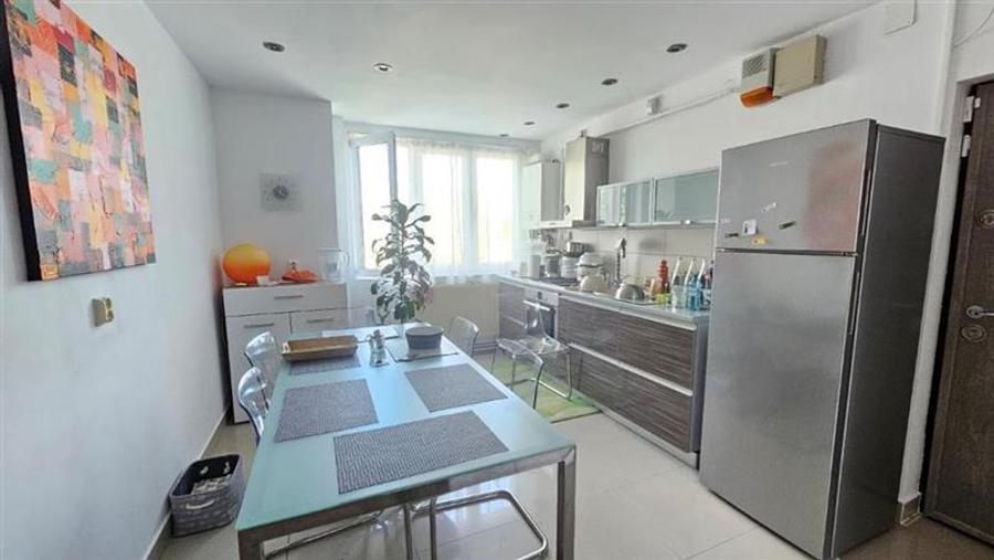 Apartament cu 3 camere decomandat, mobilat în Tudorul Vechi