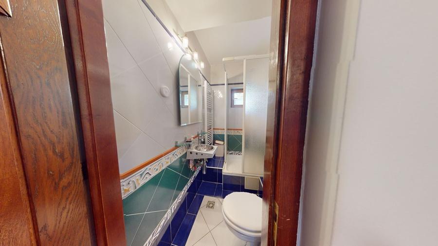 Casă individuală cu 7 camere cu Canalizare în Ștrand