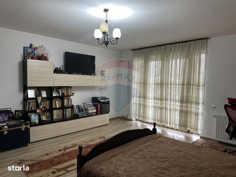 Casă cu 4 camere în Căciulești