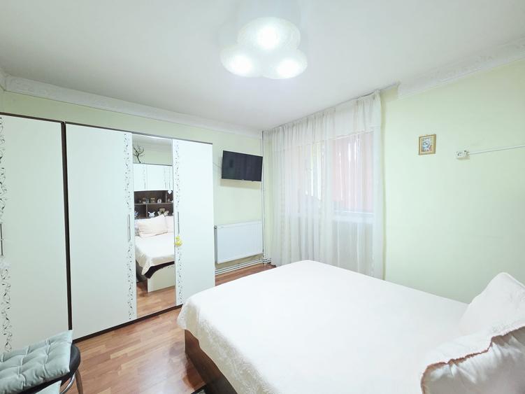 Apartament cu 3 camere semidecomandat în Țiglina 3