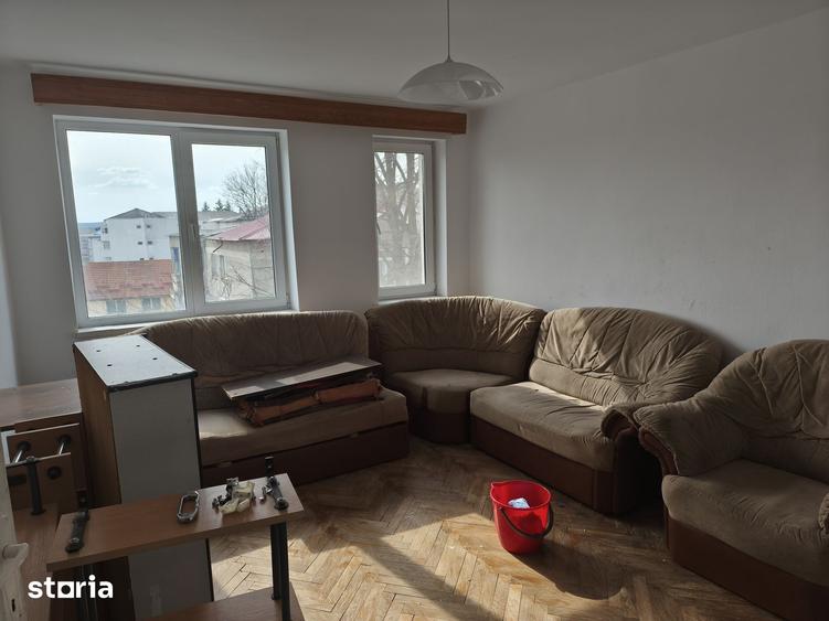Apartament cu 2 camere semidecomandat în Central — fotografia 1