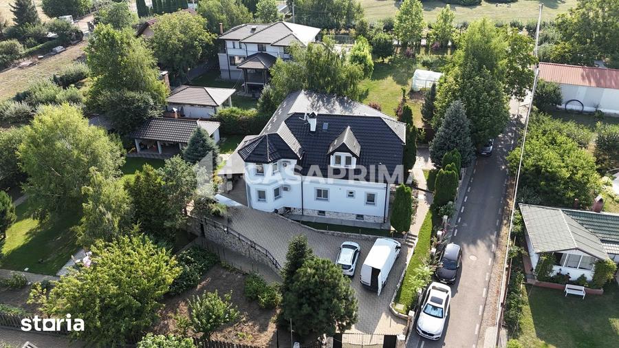 Casă cu 9 camere cu Teren 1711 Mp în Miroslava