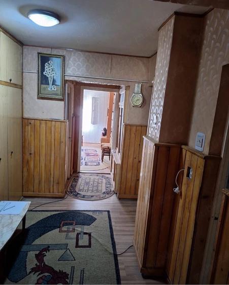 Apartament cu 4 camere decomandat în Central
