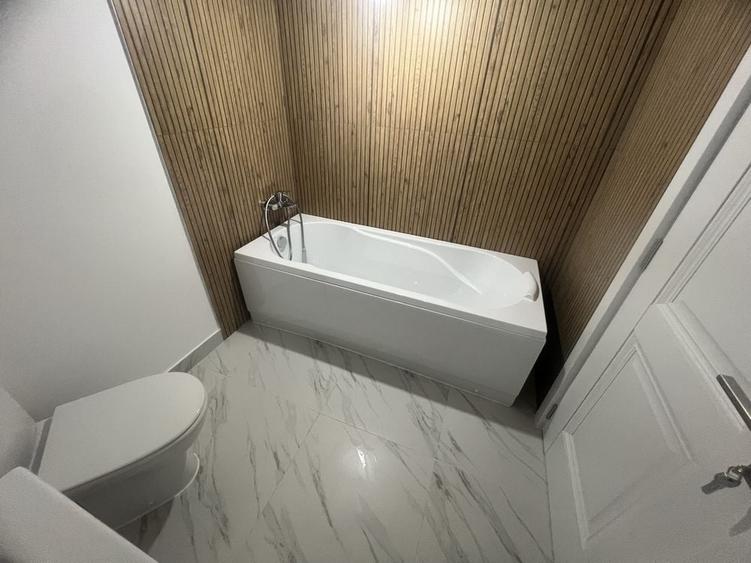 Apartament cu 3 camere în Unirea