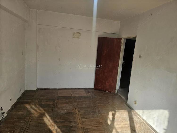 Garsonieră nedecomandată în Cuptoare (Reșița)