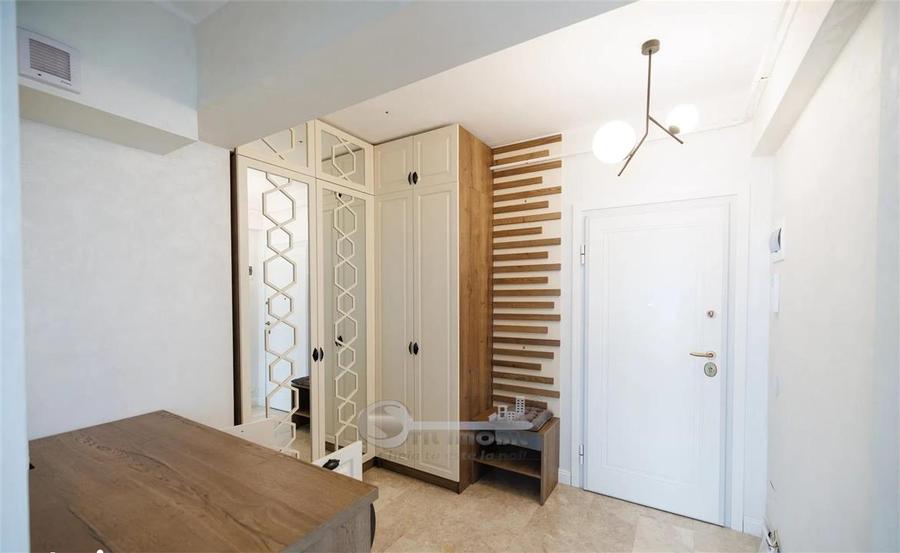 Apartament cu 3 camere semidecomandat în Copou